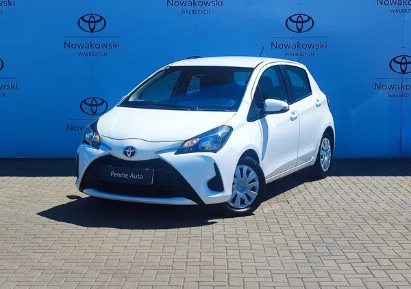 toyota yaris Toyota Yaris cena 49900 przebieg: 51575, rok produkcji 2017 z Wałbrzych